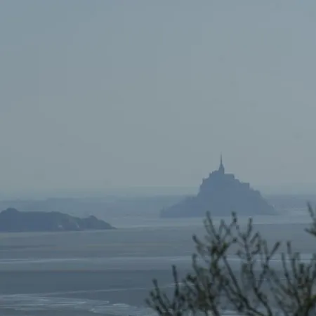 Maison Vue Sur Le Mont Saint Michel Et Sa Baie Champeaux