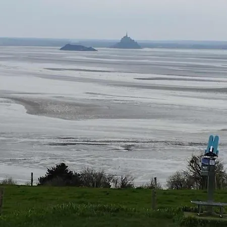 Maison Vue Sur Le Mont Saint Michel Et Sa Baie Holiday home