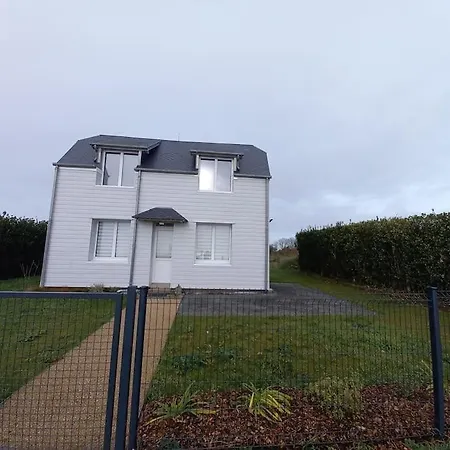 Holiday home Maison Vue Sur Le Mont Saint Michel Et Sa Baie *