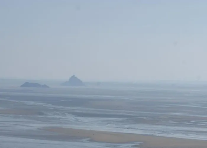 L'oeil Du Mont Maison Vue Sur Le Mont Saint Michel Et Sa Baie Champeaux